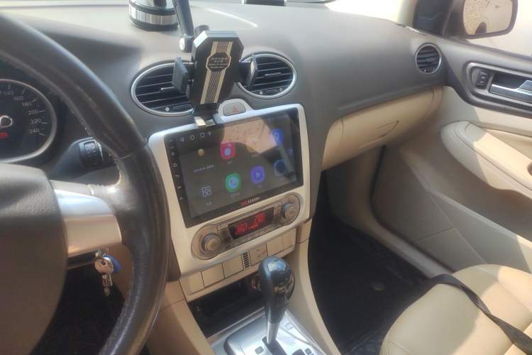 Used Ford Focus 2013 Sedan Classic 1.8L Automatic Fashion Edition Audio And AC Panel