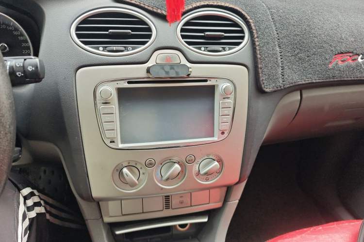 Used Ford Focus 2013 Hatchback Classic 1.8L Manual Base Model Audio And AC Panel