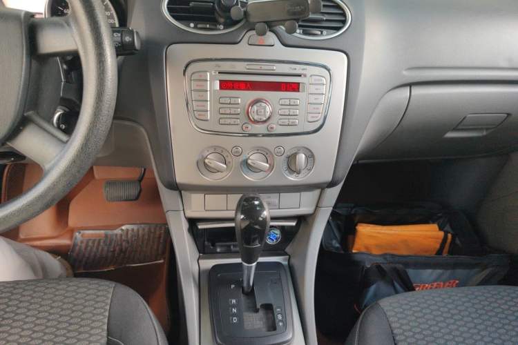 Used Ford Focus 2013 Hatchback Classic 1.8L Automatic Millionth Anniversary Edition Audio And AC Panel