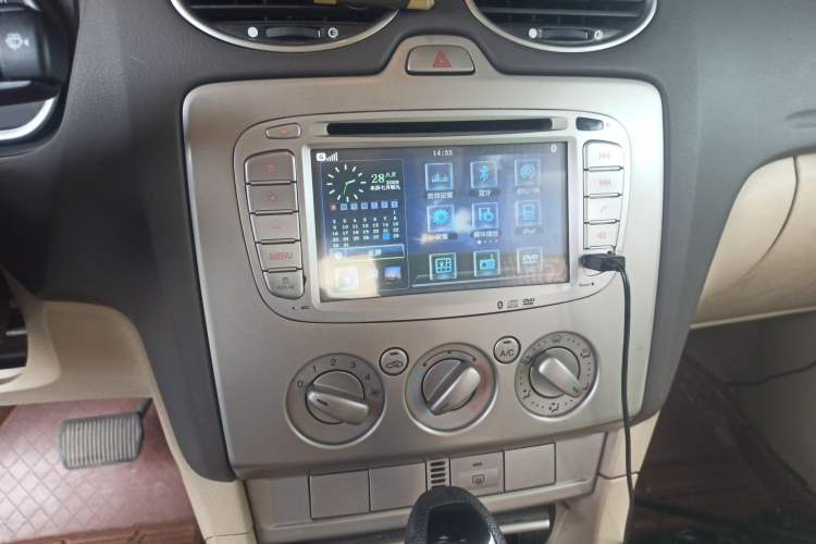 Used Ford Focus 2013 Sedan Classic 1.8L Automatic Millionth Anniversary Edition Audio And AC Panel