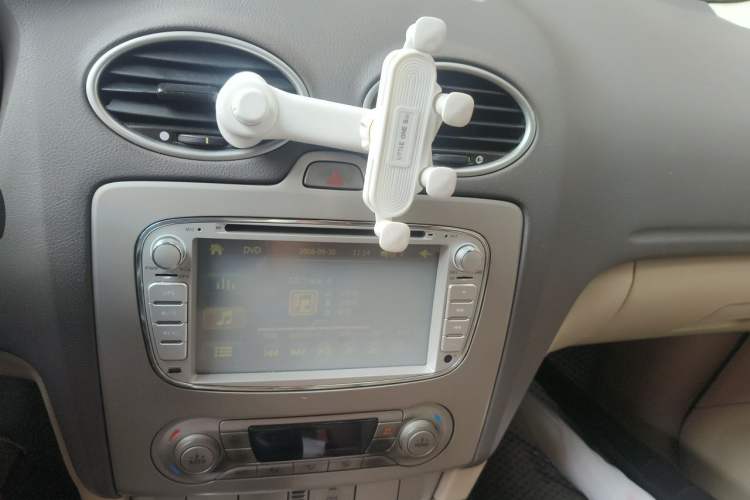 Used Ford Focus 2013 Sedan Classic 1.8L Automatic Fashion Edition Audio And AC Panel