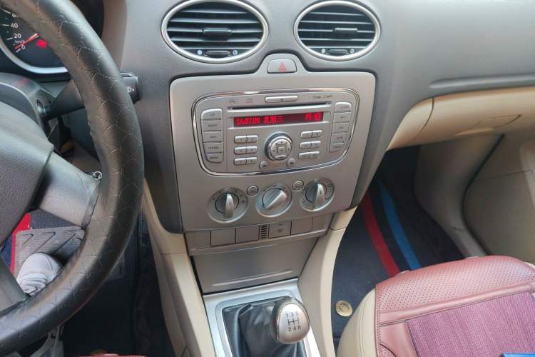 Used Ford Focus 2013 Sedan Classic 1.8L Manual Millionth Anniversary Edition Audio And AC Panel
