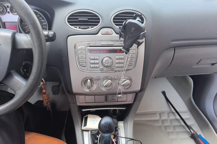 Used Ford Focus 2013 Hatchback Classic 1.8L Manual Base Model Audio And AC Panel
