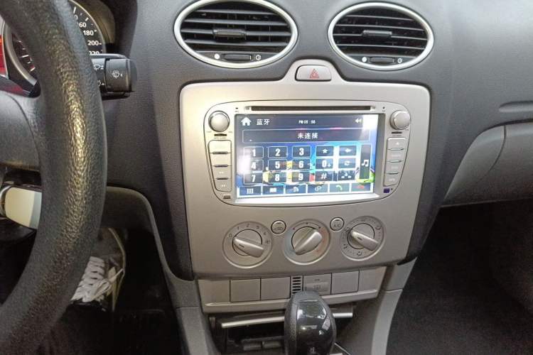 Used Ford Focus 2013 Hatchback Classic 1.8L Automatic Millionth Anniversary Edition Audio And AC Panel