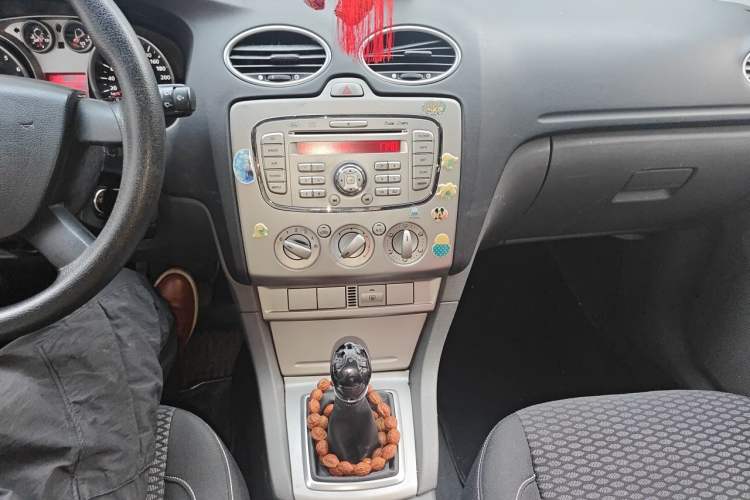 Used Ford Focus 2013 Hatchback Classic 1.8L Manual Base Model Audio And AC Panel