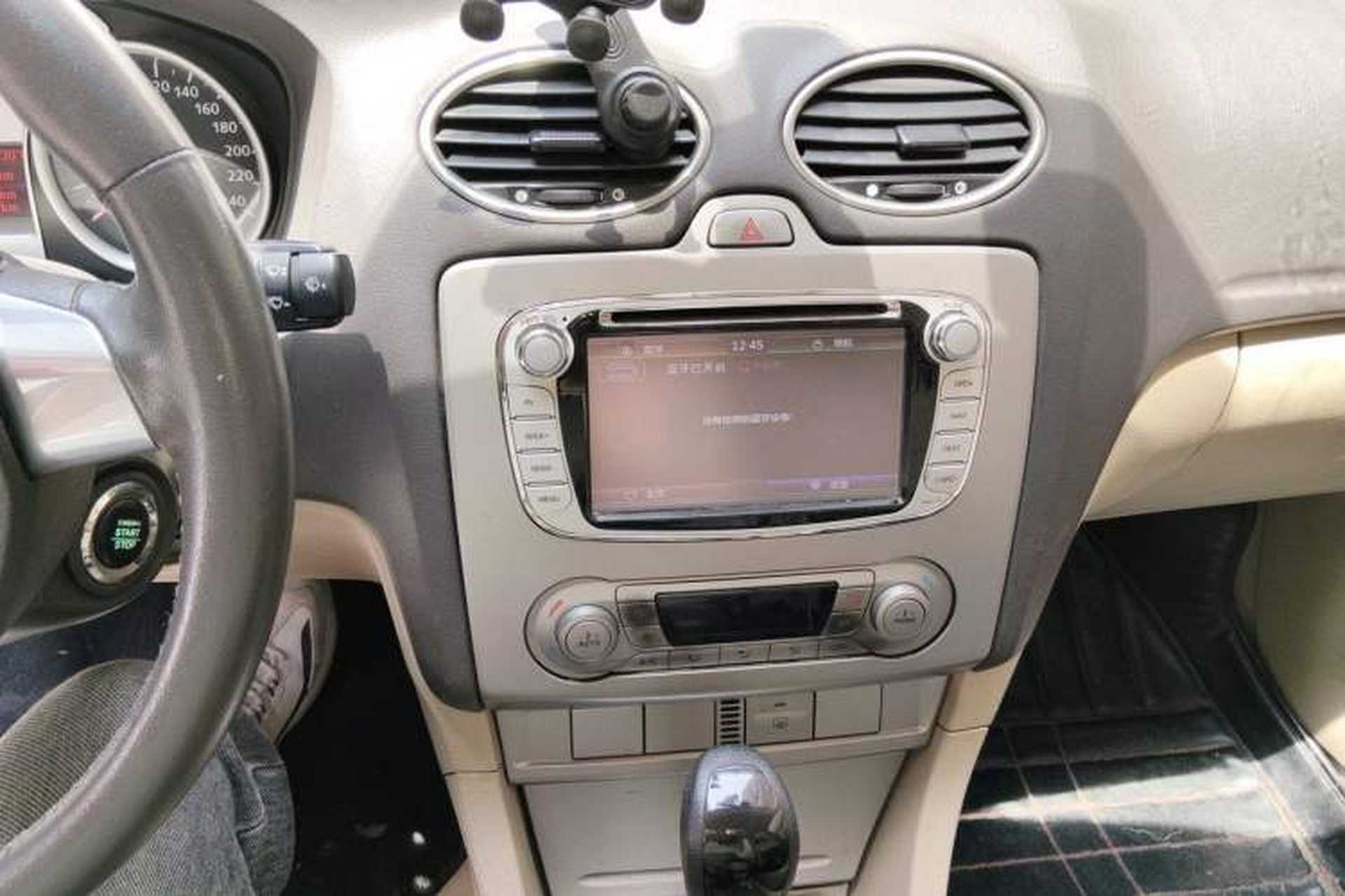 Used Ford Focus 2013 Hatchback Classic 1.8L Automatic Fashion Edition Audio And AC Panel