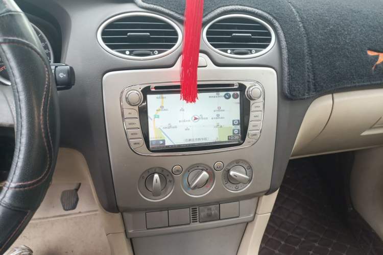 Used Ford Focus 2013 Sedan Classic 1.8L Manual Base Model Audio And AC Panel