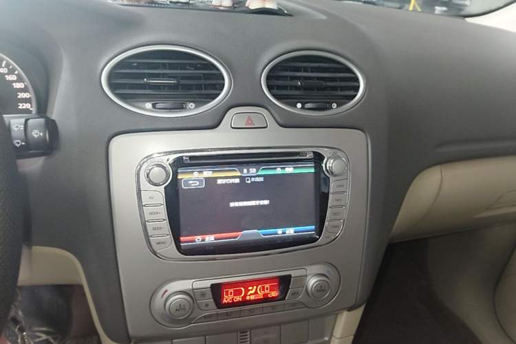 Used Ford Focus 2013 Hatchback Classic 1.8L Automatic Fashion Edition Audio And AC Panel