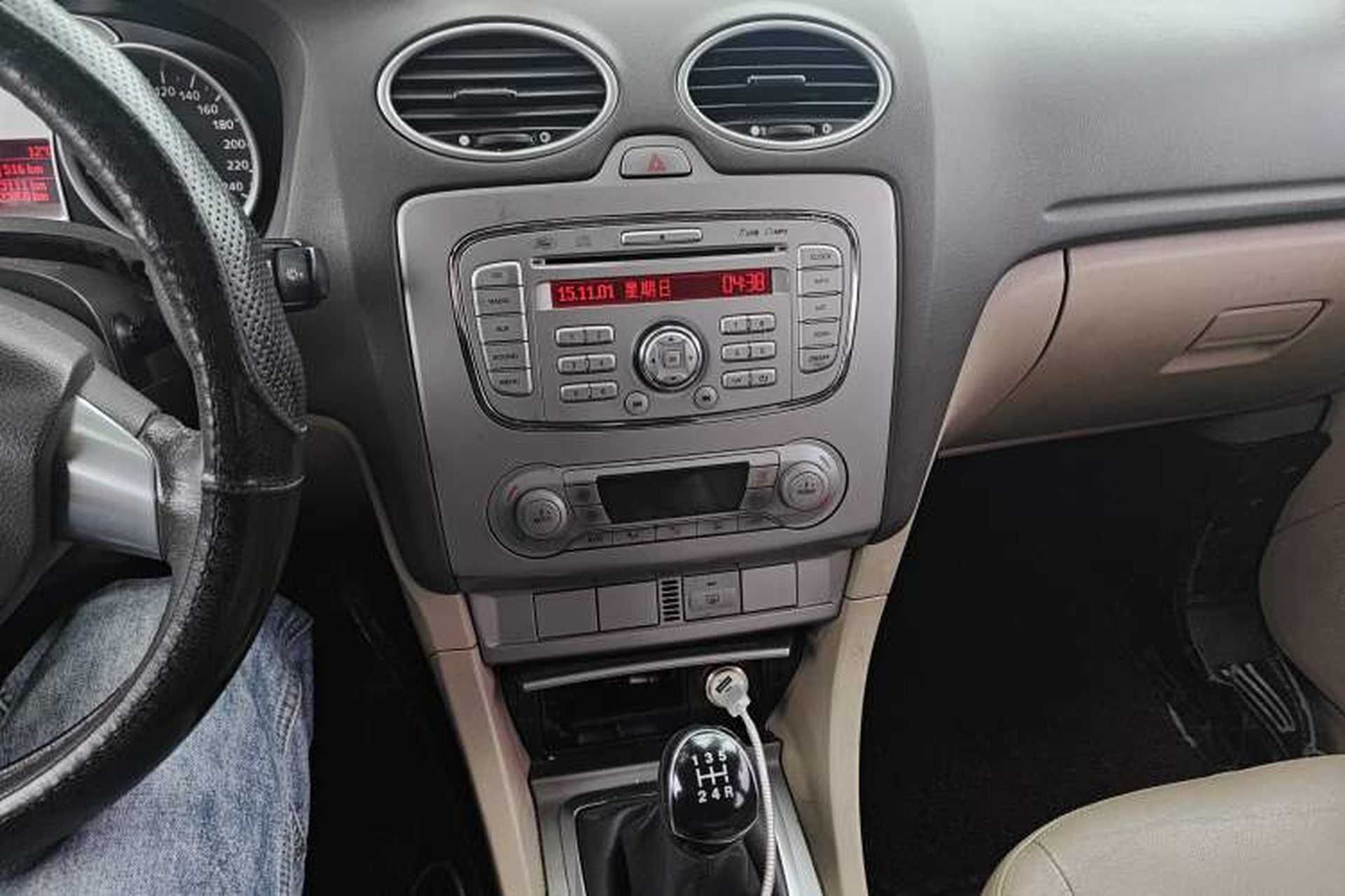 Used Ford Focus 2013 Hatchback Classic 1.8L Manual Fashion Edition Audio And AC Panel