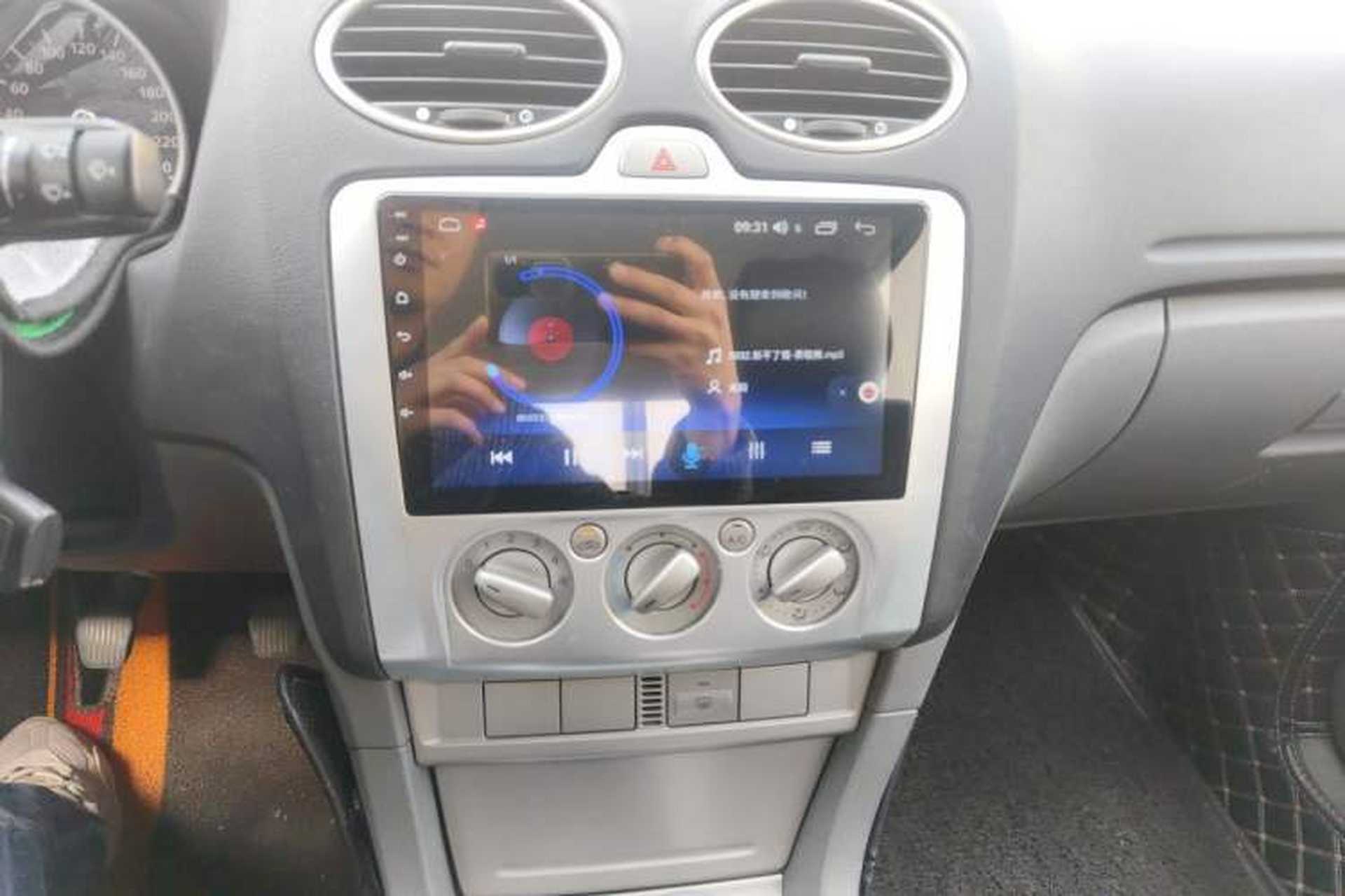 Used Ford Focus 2013 Hatchback Classic 1.8L Manual Base Model Audio And AC Panel