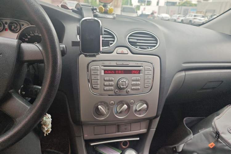 Used Ford Focus 2013 Hatchback Classic 1.8L Manual Base Model Audio And AC Panel