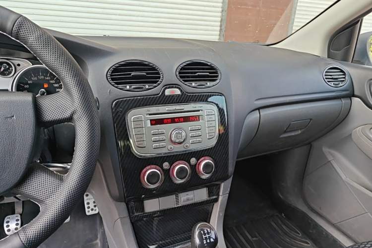Used Ford Focus 2013 Hatchback Classic 1.8L Manual Base Model Audio And AC Panel