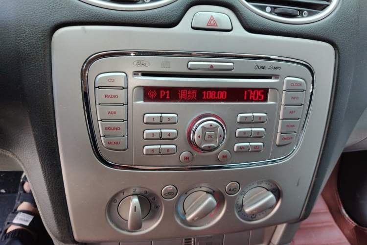 Used Ford Focus 2013 Hatchback Classic 1.8L Manual Base Model Audio And AC Panel