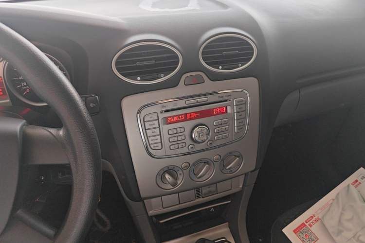 Used Ford Focus 2013 Hatchback Classic 1.8L Manual Base Model Audio And AC Panel