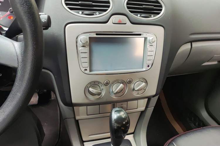 Used Ford Focus 2013 Hatchback Classic 1.8L Automatic Base Model Audio And AC Panel