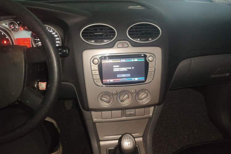 Used Ford Focus 2013 Hatchback Classic 1.8L Manual Base Model Audio And AC Panel