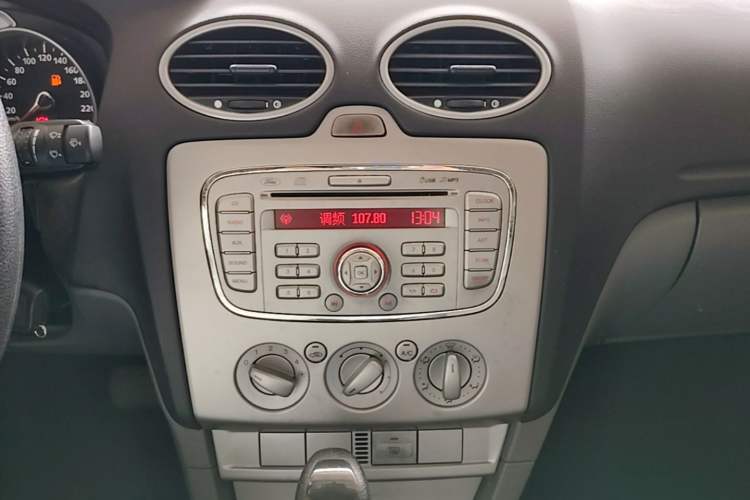 Used Ford Focus 2013 Hatchback Classic 1.8L Automatic Base Model Audio And AC Panel