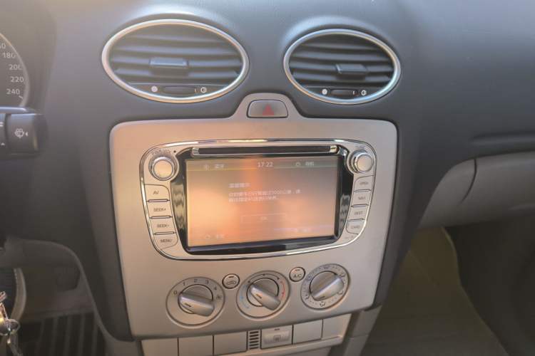 Used Ford Focus 2013 Hatchback Classic 1.8L Manual Base Model Audio And AC Panel