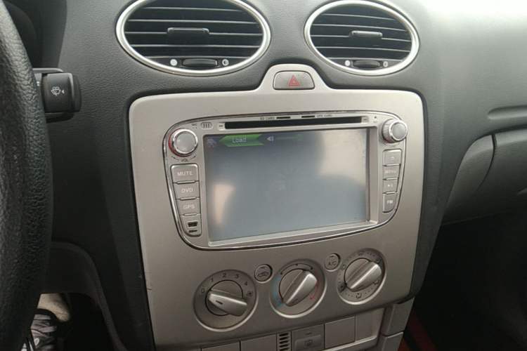 Used Ford Focus 2013 Hatchback Classic 1.8L Manual Base Model Audio And AC Panel