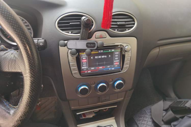 Used Ford Focus 2013 Hatchback Classic 1.8L Manual Base Model Audio And AC Panel