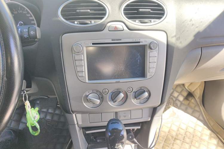 Used Ford Focus 2013 Hatchback Classic 1.8L Automatic Millionth Anniversary Edition Audio And AC Panel