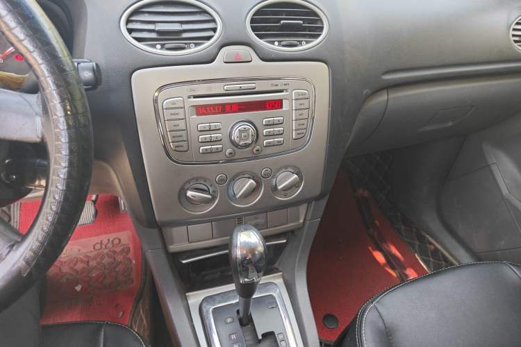 Used Ford Focus 2013 Hatchback Classic 1.8L Automatic Base Model Audio And AC Panel
