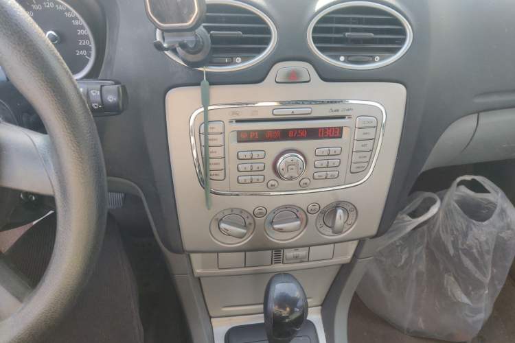 Used Ford Focus 2013 Hatchback Classic 1.8L Automatic Base Model Audio And AC Panel