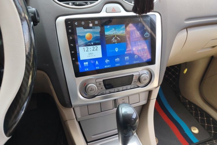 Used Ford Focus 2013 Hatchback Classic 1.8L Automatic Fashion Edition Audio And AC Panel