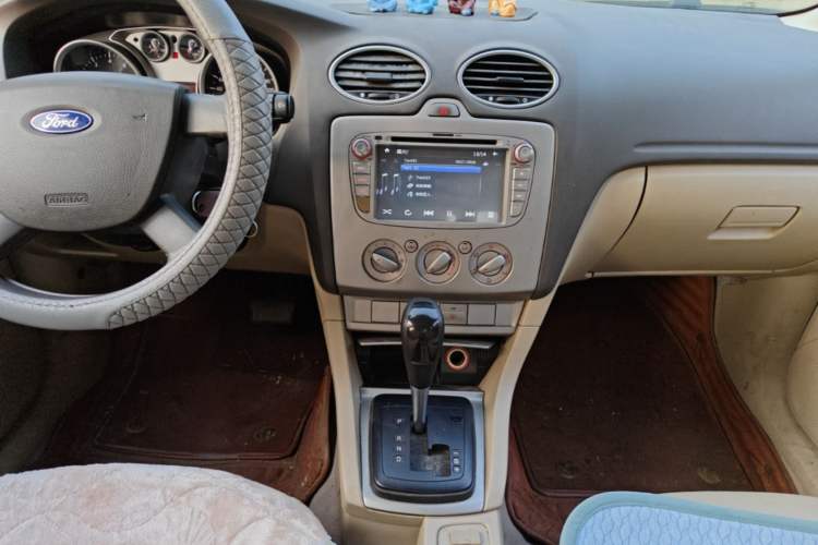 Used Ford Focus 2013 Sedan Classic 1.8L Automatic Base Model Audio And AC Panel