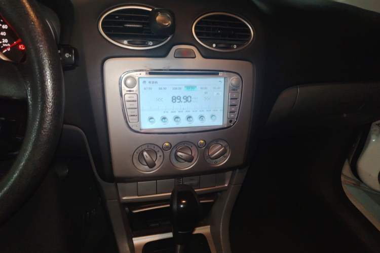 Used Ford Focus 2013 Hatchback Classic 1.8L Automatic Base Model Audio And AC Panel
