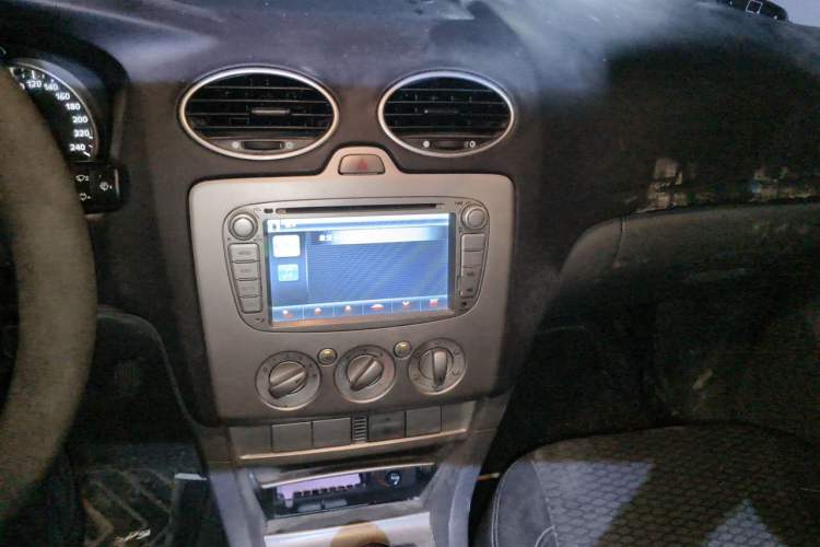 Used Ford Focus 2013 Hatchback Classic 1.8L Manual Base Model Audio And AC Panel