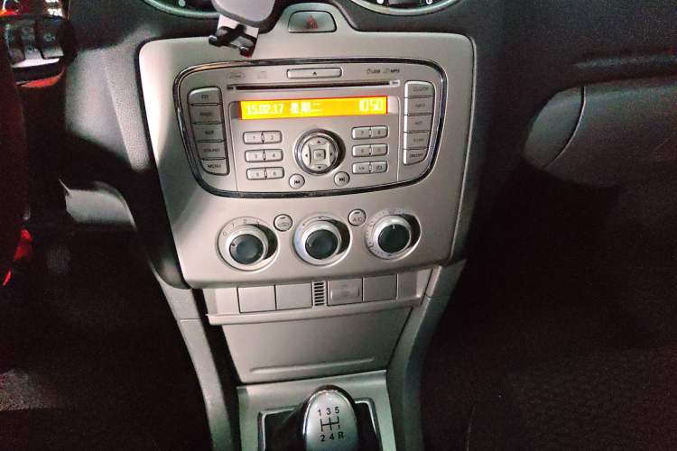 Used Ford Focus 2013 Hatchback Classic 1.8L Manual Base Model Audio And AC Panel