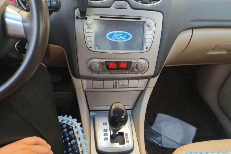 Used Ford Focus 2013 Sedan Classic 1.8L Automatic Fashion Edition Audio And AC Panel