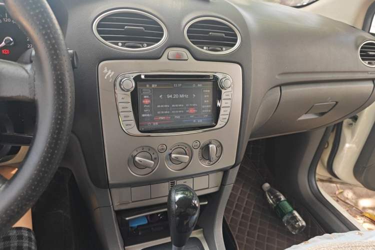 Used Ford Focus 2013 Hatchback Classic 1.8L Automatic Base Model Audio And AC Panel