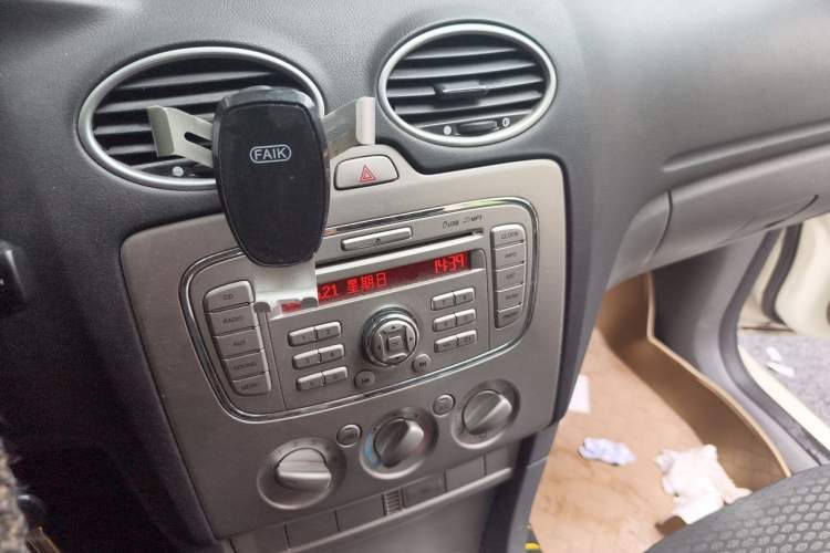 Used Ford Focus 2013 Hatchback Classic 1.8L Manual Base Model Audio And AC Panel