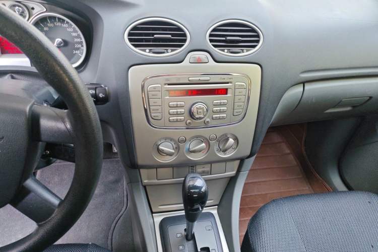 Used Ford Focus 2013 Hatchback Classic 1.8L Automatic Millionth Anniversary Edition Audio And AC Panel