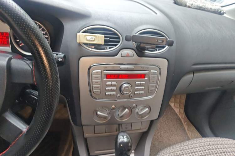 Used Ford Focus 2013 Hatchback Classic 1.8L Automatic Millionth Anniversary Edition Audio And AC Panel