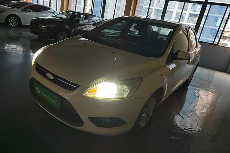 Używany Ford Focus 2013 Sedan Classic 1.8L Automatic Base Model Guazi used car, China used car export, Used car for sale, Used cars, Cheapest cars for sale