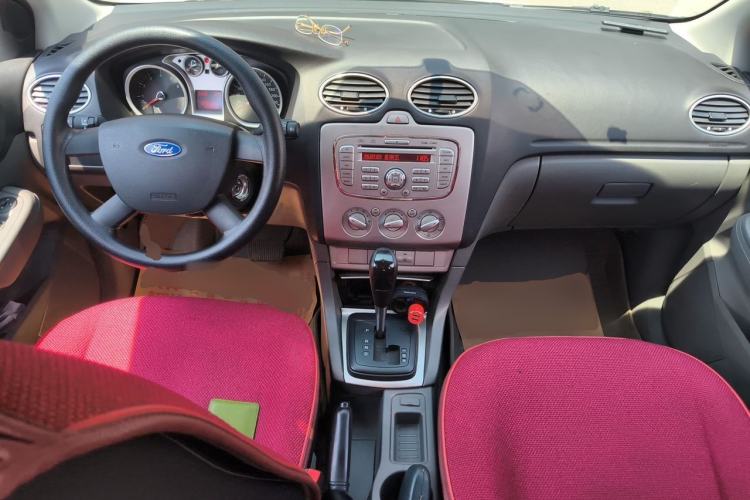 Used Ford Focus 2013 Hatchback Classic 1.8L Automatic Base Model Center Console