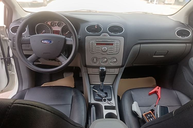 Used Ford Focus 2013 Hatchback Classic 1.8L Automatic Millionth Anniversary Edition Center Console