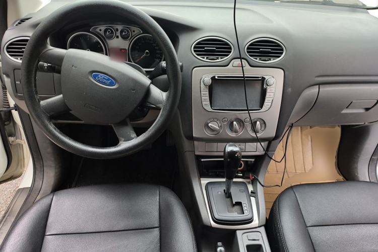 Used Ford Focus 2013 Hatchback Classic 1.8L Automatic Base Model Center Console