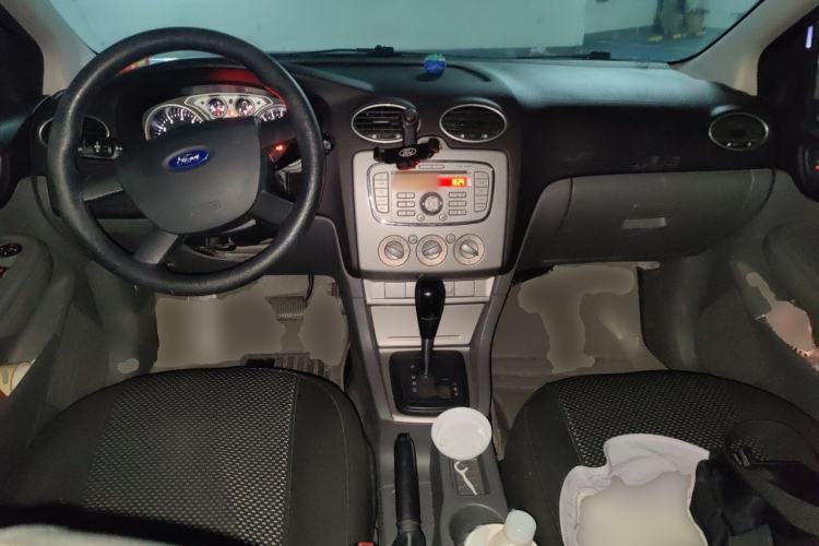 Used Ford Focus 2013 Hatchback Classic 1.8L Automatic Base Model Center Console
