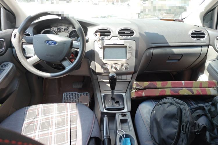 Used Ford Focus 2013 Hatchback Classic 1.8L Automatic Base Model Center Console