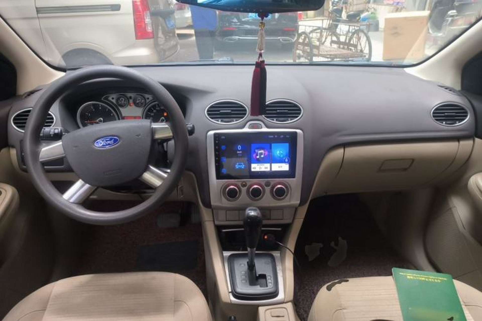 Used Ford Focus 2013 Sedan Classic 1.8L Automatic Base Model Center Console