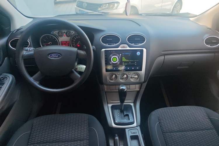 Used Ford Focus 2013 Hatchback Classic 1.8L Automatic Base Model Center Console