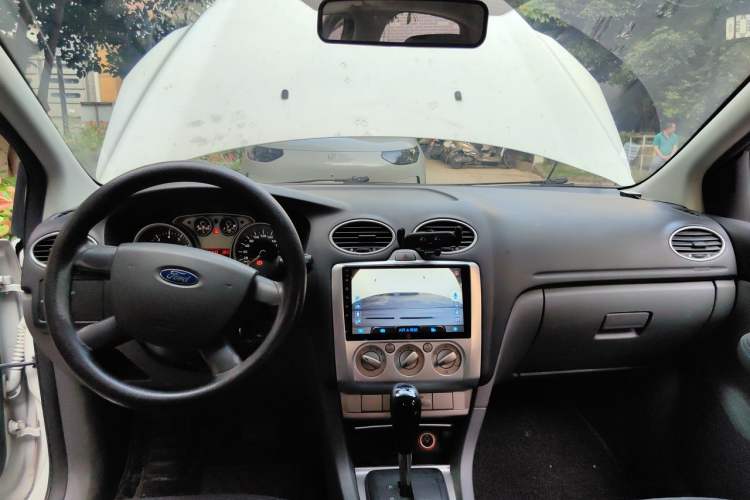 Used Ford Focus 2013 Hatchback Classic 1.8L Automatic Base Model Center Console