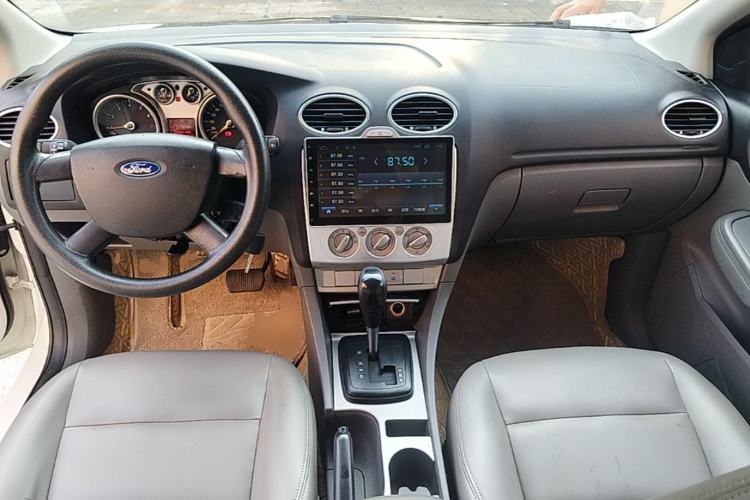 Used Ford Focus 2013 Hatchback Classic 1.8L Automatic Millionth Anniversary Edition Center Console