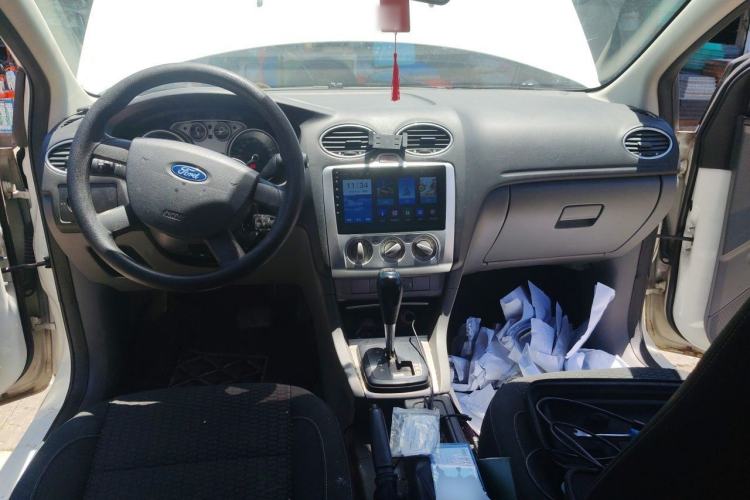Used Ford Focus 2013 Hatchback Classic 1.8L Automatic Base Model Center Console