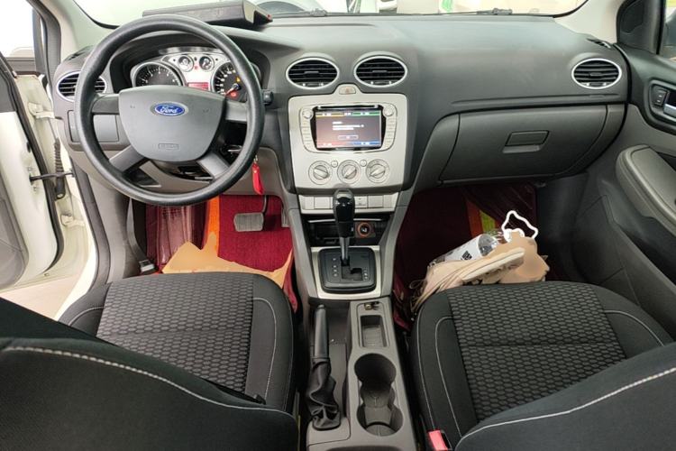 Used Ford Focus 2013 Hatchback Classic 1.8L Automatic Base Model Center Console