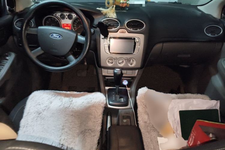 Used Ford Focus 2013 Hatchback Classic 1.8L Automatic Base Model Center Console